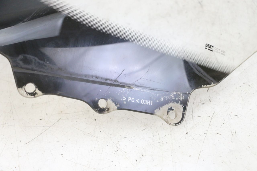 photo de WINDSCREEN SUZUKI BURGMAN 125 (2015 - 2017) - Surface and material condition