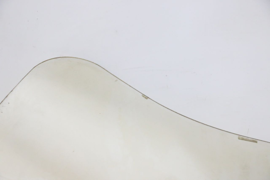 photo de WINDSCREEN SUZUKI UH BURGMAN 125 (2002 - 2006) - High-resolution close-up