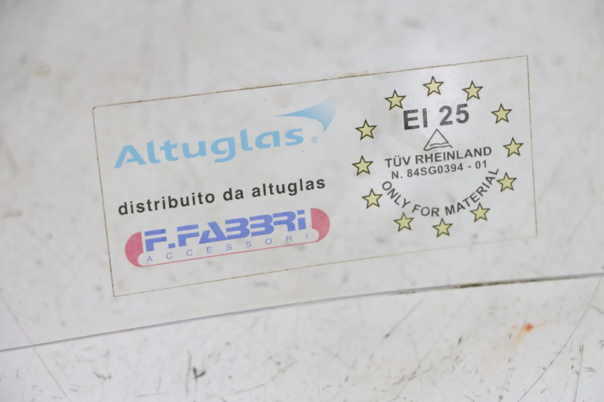 photo de WINDSHIELD BEELINE VELOCE 4T 50 (2011 - 2020) - Fixing points details