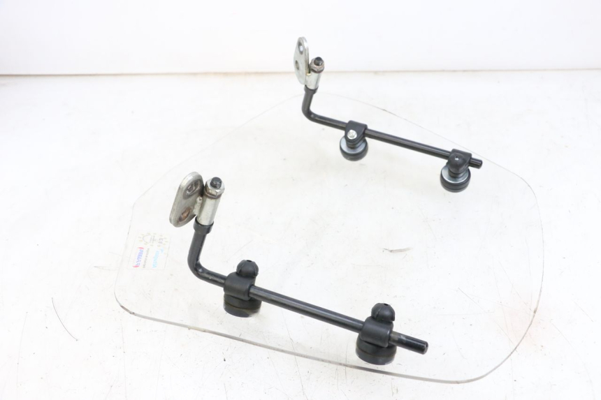 photo de WINDSHIELD BEELINE VELOCE 4T 50 (2011 - 2020) - Surface and material condition