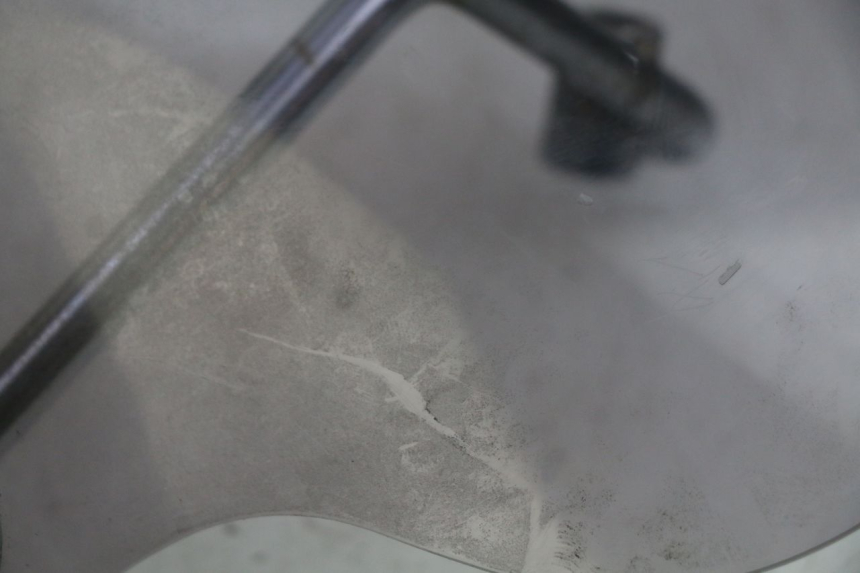 photo de WINDSCREEN PIAGGIO VESPA SPRINT 2T 50 (2014 - 2018) - Fixing points details