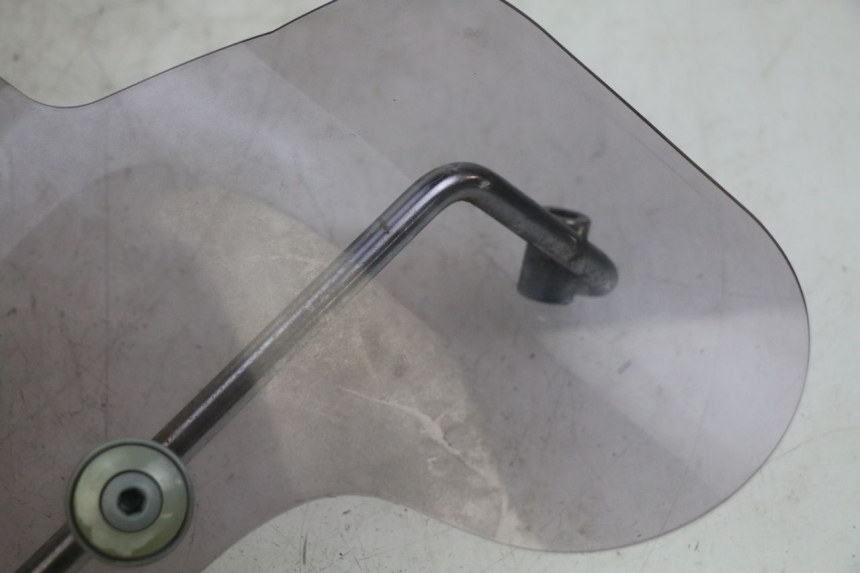 photo de WINDSCREEN PIAGGIO VESPA SPRINT 2T 50 (2014 - 2018) - Surface and material condition