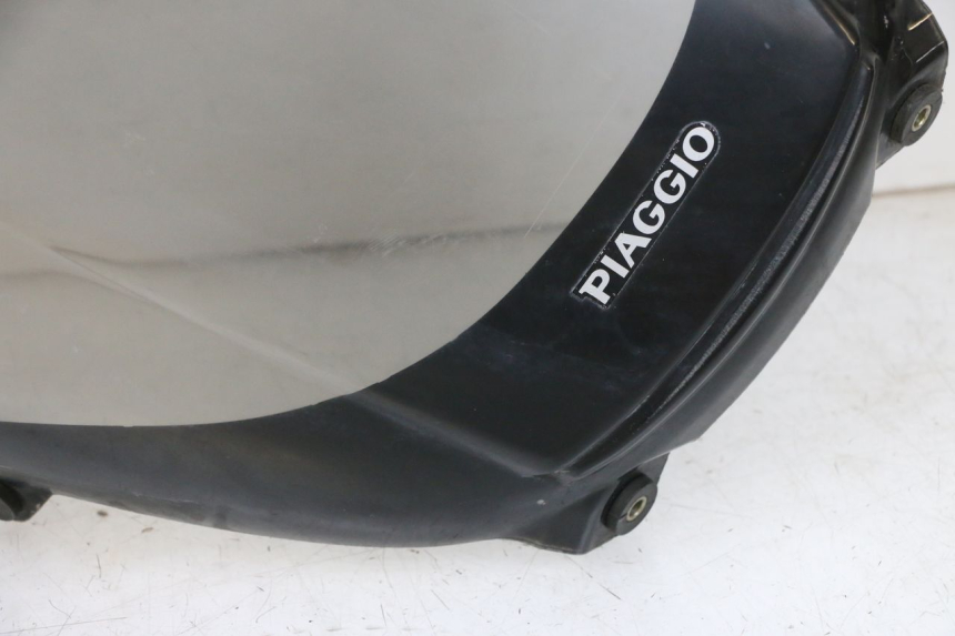 photo de WINDSCREEN PIAGGIO X8 125 (2004 - 2007) - Detailed visual inspection