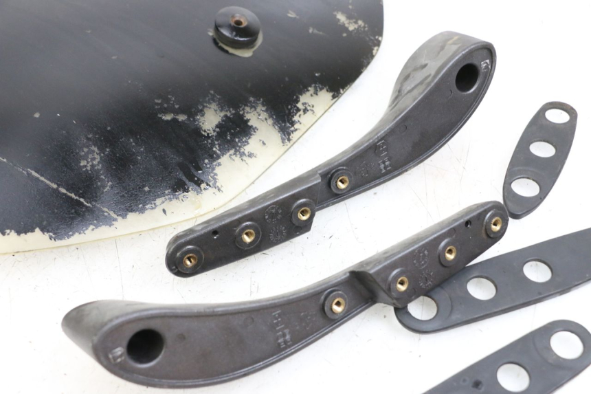 photo de WINDSCREEN PIAGGIO X9 125 (2000 - 2003) - Technical close-up