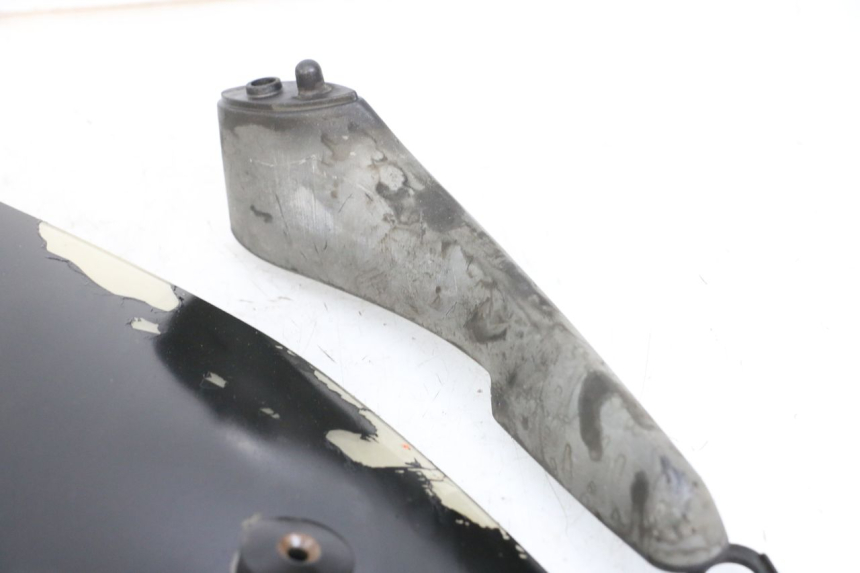 photo de WINDSCREEN PIAGGIO X9 125 (2000 - 2003) - Surface and material condition