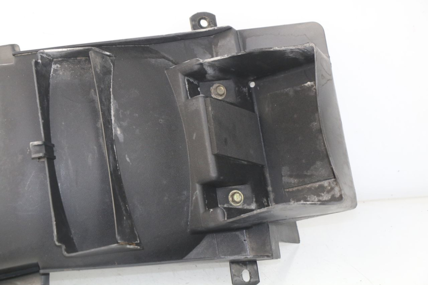 photo de REAR UNDERTRAY HYOSUNG COMET GTR 125 (2007 - 2014) - Fixing points details