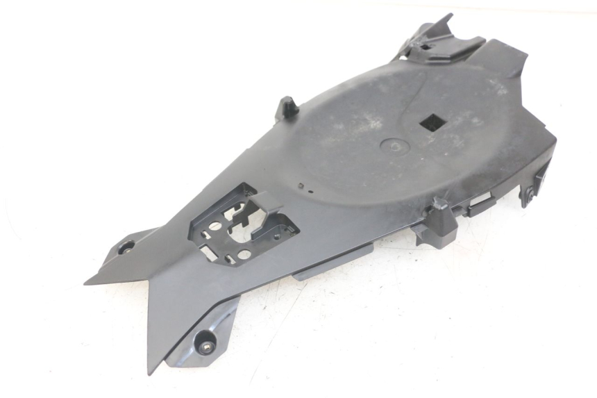 photo de REAR UNDERTRAY KAWASAKI ER-6 ER6 N 650 (2012 - 2016) - Technical close-up