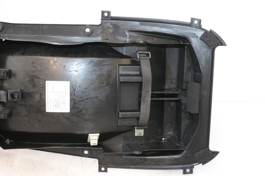 photo de REAR UNDERTRAY YAMAHA FJR 1300 (2001 - 2005) - Additional view of the item