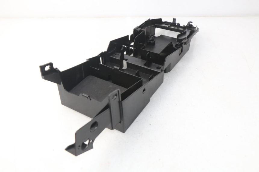 photo de REAR UNDERTRAY YAMAHA FZ8 800 (2010 - 2016) - Technical close-up