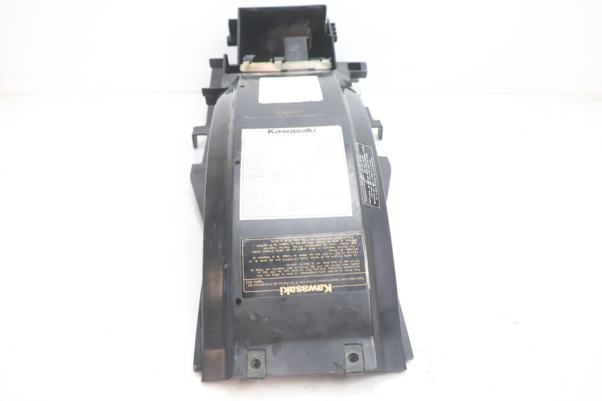 photo de REAR UNDERTRAY KAWASAKI GPX F ZX750F 750 (1986 - 1990) - Technical close-up