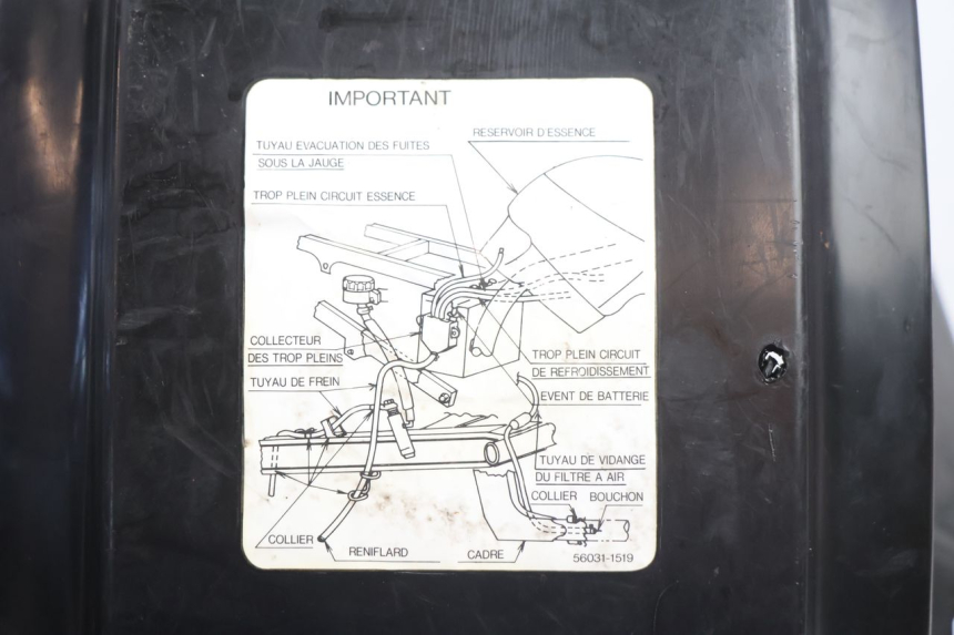 photo de REAR UNDERTRAY KAWASAKI GPX F ZX750F 750 (1986 - 1990) - Fixing points details