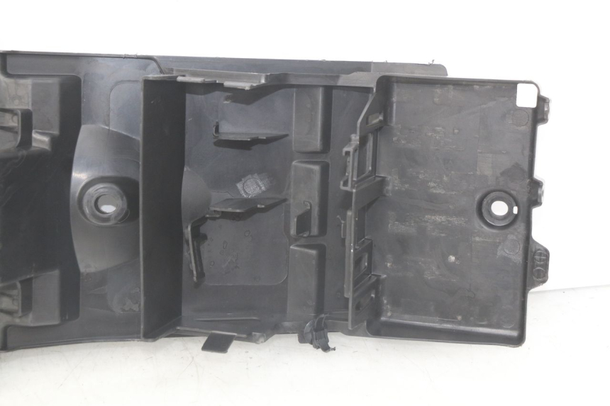 photo de REAR UNDERTRAY SUZUKI GSX-R GSXR 750 (2011 - 2016) - Technical close-up