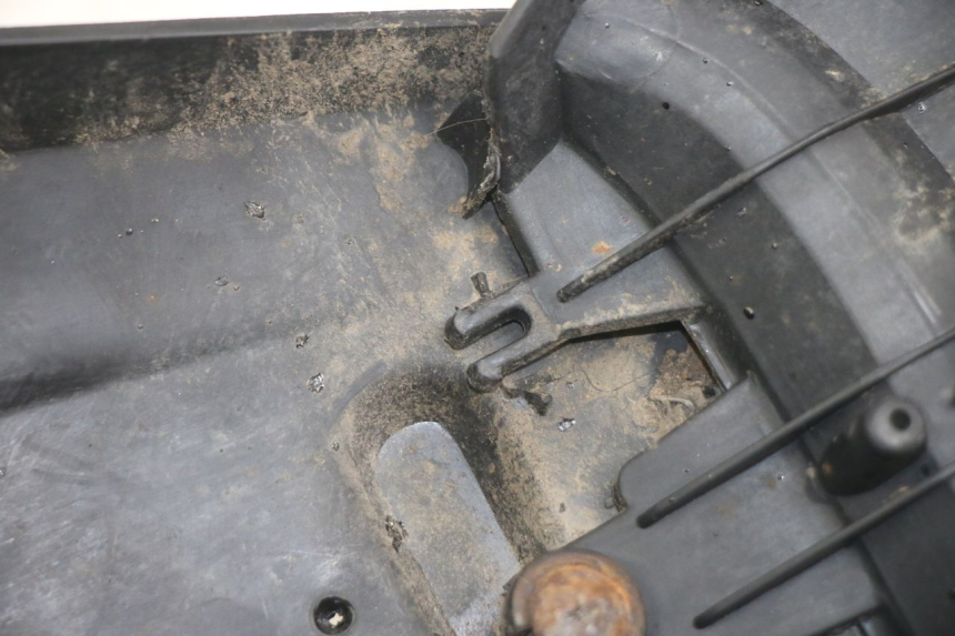 photo de REAR WHEEL HUGGER PEUGEOT KISBEE 4T 50 (2010 - 2017) - Alternative perspective