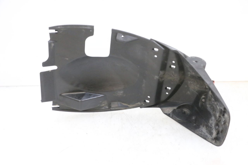 photo de REAR WHEEL HUGGER PEUGEOT KISBEE 4T 50 (2010 - 2017) - Zoom on usage condition