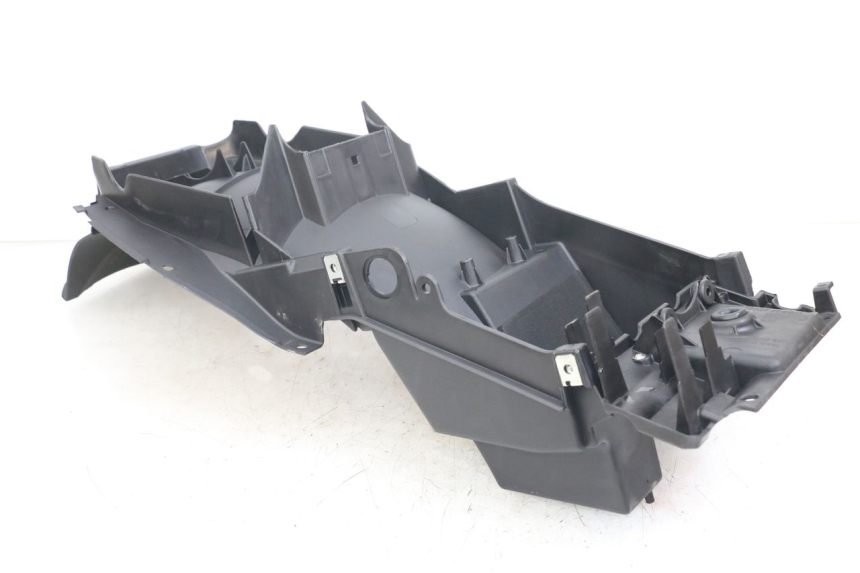 photo de REAR UNDERTRAY MOTO GUZZI NORGE 8V GT 1200 (2011 - 2016) - Technical close-up