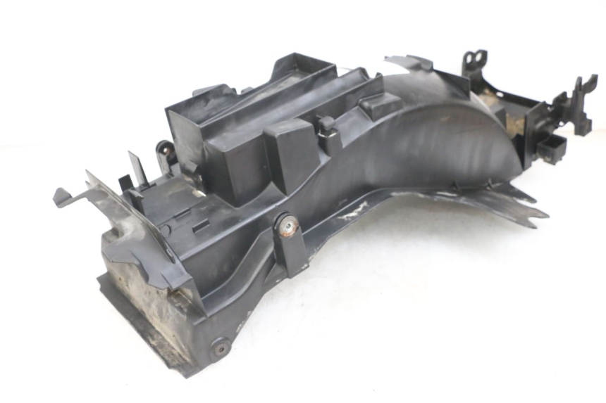 photo de REAR WHEEL HUGGER HONDA NTV DEAUVILLE 650 (1998 - 2001) - Fixing points details