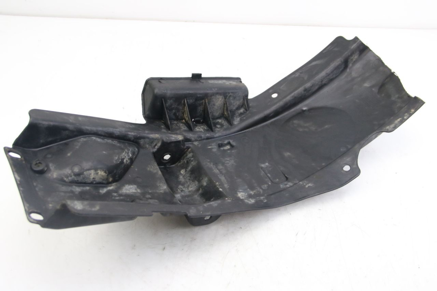 photo de REAR WHEEL HUGGER HYOSUNG RT KARION 125 (2003 - 2007) - Fixing points details