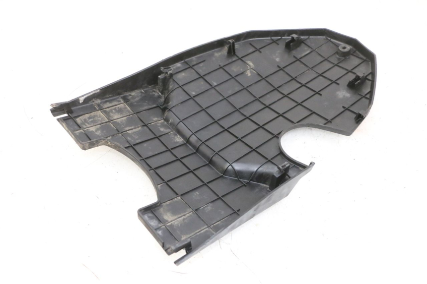 photo de REAR UNDERTRAY PEUGEOT SPEEDFIGHT 4 4T EFI 50 (2021 - 2025) - Zoom on usage condition