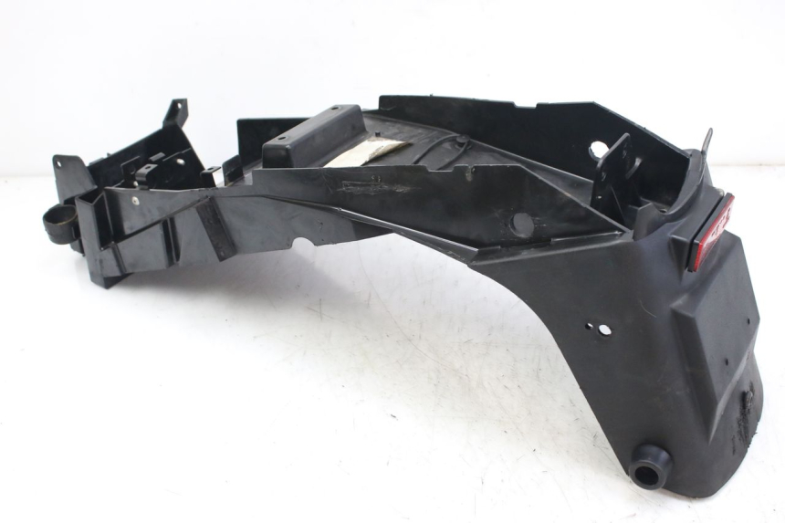 photo de REAR WHEEL HUGGER TRIUMPH SPRINT ST 955 (1999 - 2001) - Fixing points details