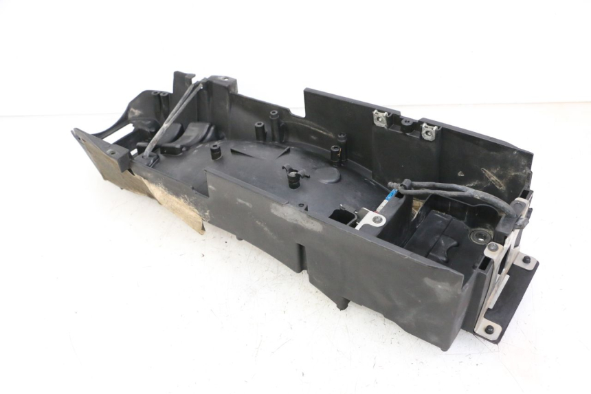 photo de REAR UNDERTRAY KTM SUPERENDURO R 950 (2005 - 2009) - Fixing points details