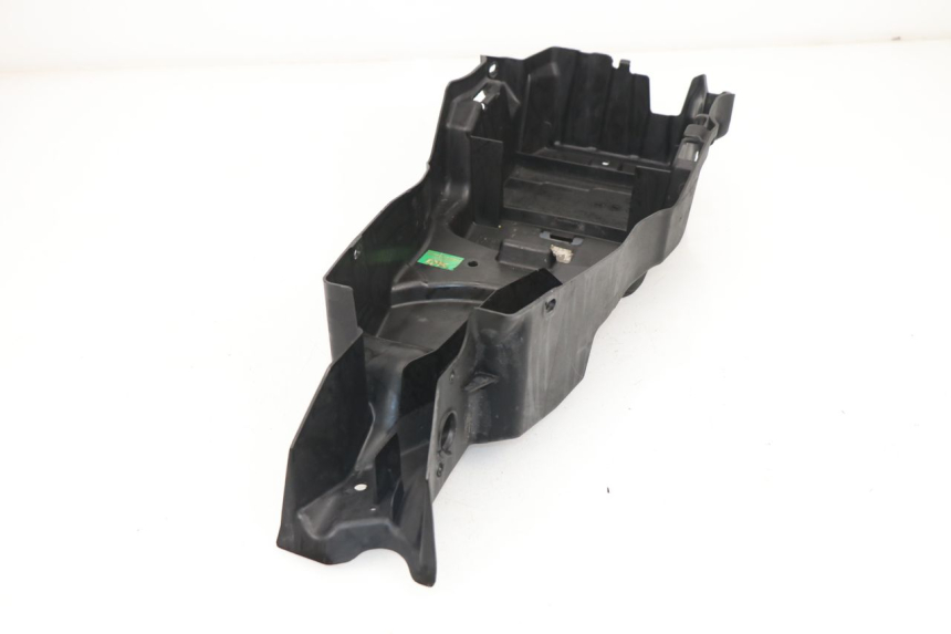 photo de REAR UNDERTRAY TRIUMPH STREET TRIPLE 675 (2007 - 2012) - Technical close-up