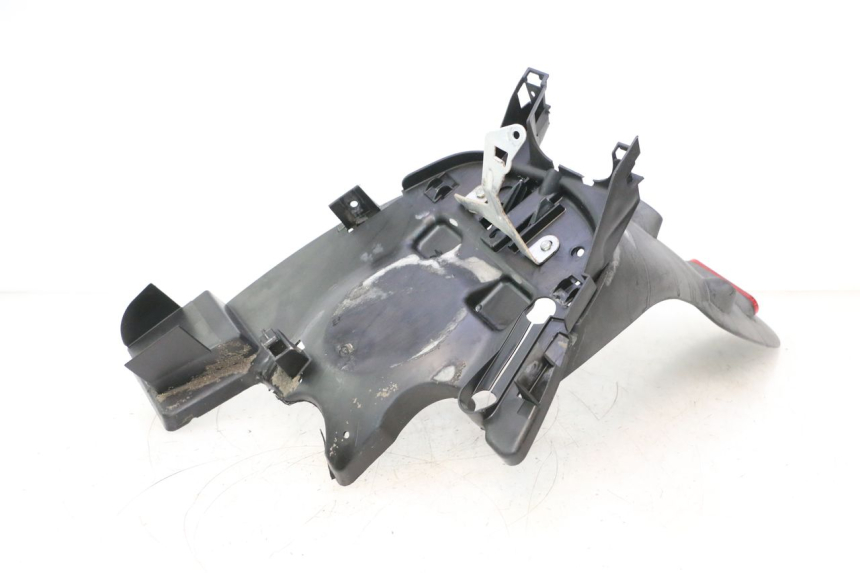 photo de REAR UNDERTRAY PEUGEOT VIVACITY 50 (2004 - 2009) - Fixing points details