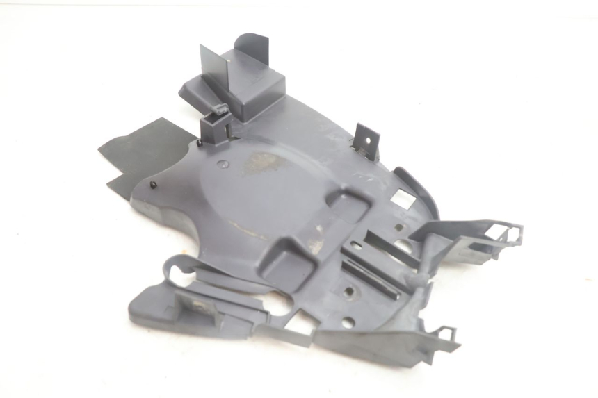 photo de REAR UNDERTRAY PEUGEOT VIVACITY 100 (1999 - 2008) - Zoom on usage condition