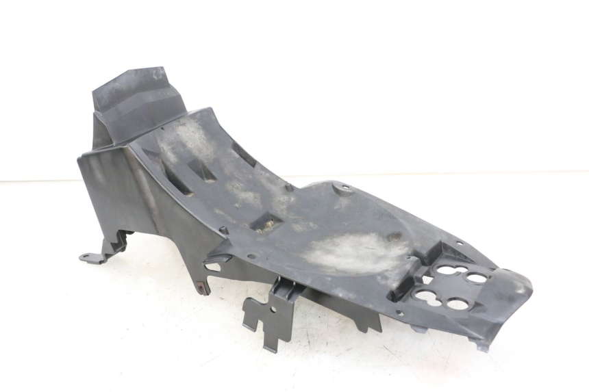 photo de REAR UNDERTRAY YAMAHA XJ6 ABS 600 (2008 - 2016) - Technical close-up