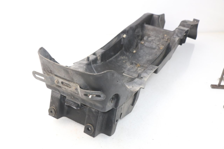 photo de REAR UNDERTRAY YAMAHA XJ600 XJ DIVERSION 600 (1992 - 1997) - Zoom on usage condition