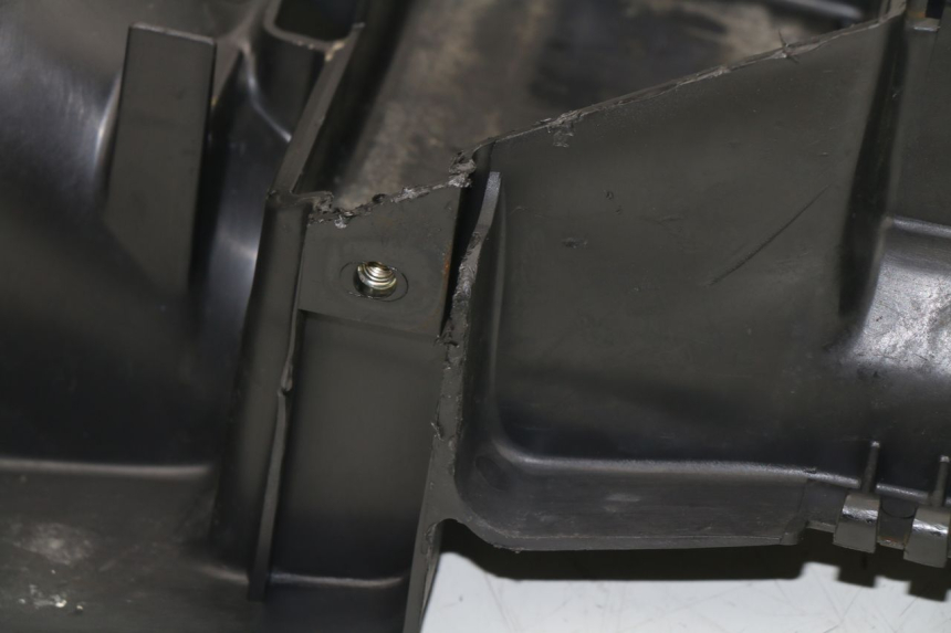 photo de REAR UNDERTRAY YAMAHA XJS DIVERSION 600 (1997 - 1999) - High-resolution close-up