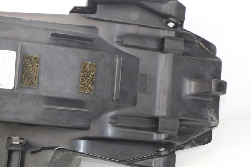 photo de REAR UNDERTRAY HONDA XLV VARADERO 125 (2000 - 2006) - Checked used part