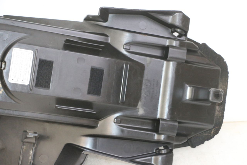 photo de REAR UNDERTRAY HONDA XLV VARADERO 125 (2000 - 2006) - Additional view of the item