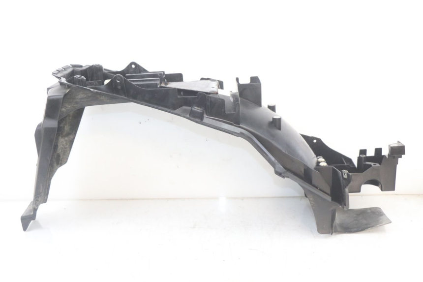 photo de REAR WHEEL HUGGER YAMAHA FJR ABS 1300 (2006 - 2012) - Fixing points details