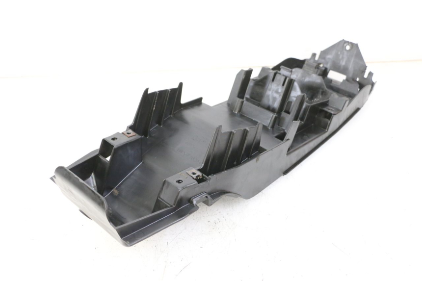photo de REAR UNDERTRAY YAMAHA TZR 50 (2008 - 2016) - Fixing points details