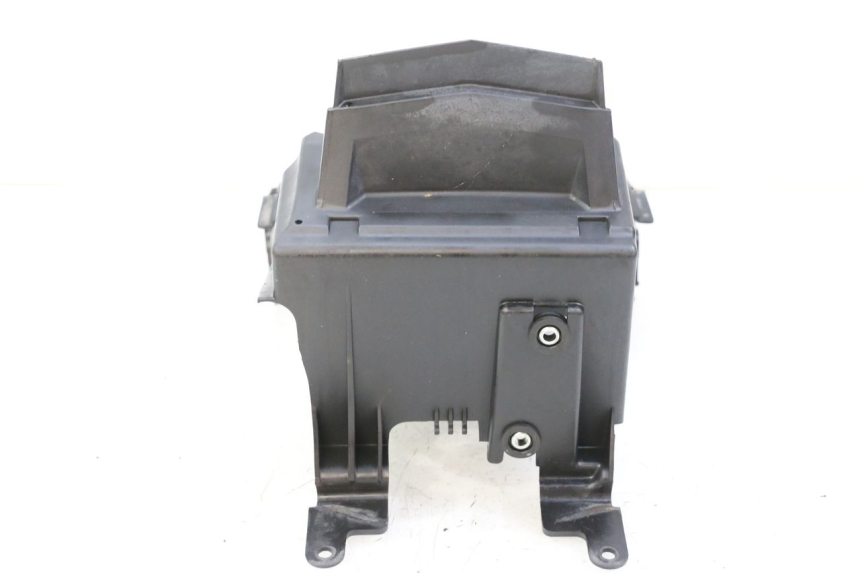 photo de REAR UNDERTRAY YAMAHA XJ6 600 (2008 - 2016) - Technical close-up