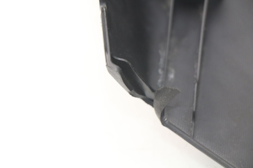 photo de REAR UNDERTRAY YAMAHA YP T-MAX TMAX 530 (2017 - 2020) - Markings and original references