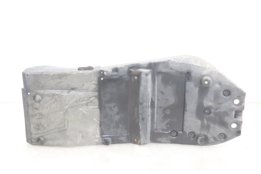 photo de REAR WHEEL HUGGER KAWASAKI Z 750 (2007 - 2013) - Fixing points details