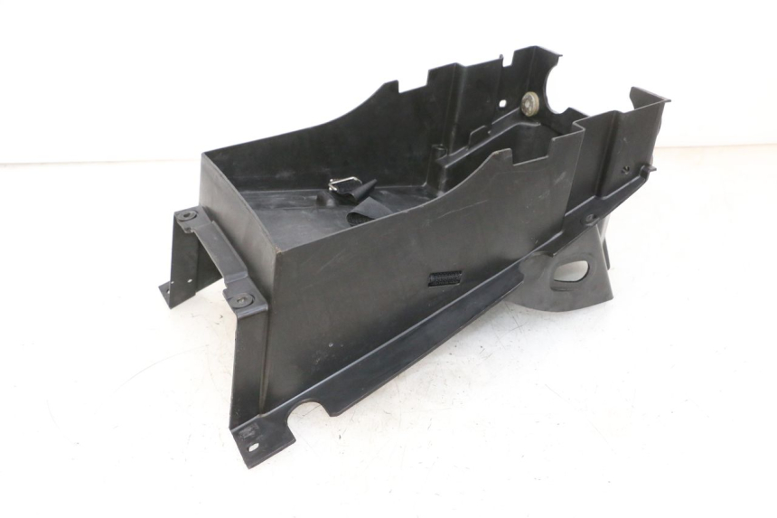 photo de REAR UNDERTRAY KAWASAKI ZR 7 750 (1999 - 2004) - Technical close-up