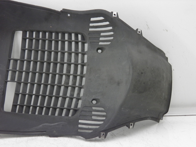photo de FRONT UNDERTRAY PIAGGIO BEVERLY 125 (1998 - 2005) - Component detail