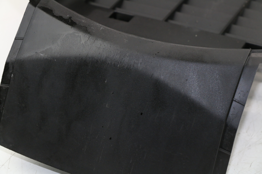 photo de FRONT UNDERTRAY PEUGEOT SATELIS COMPRESSOR K15 125 (2006 - 2009) - Surface and material condition