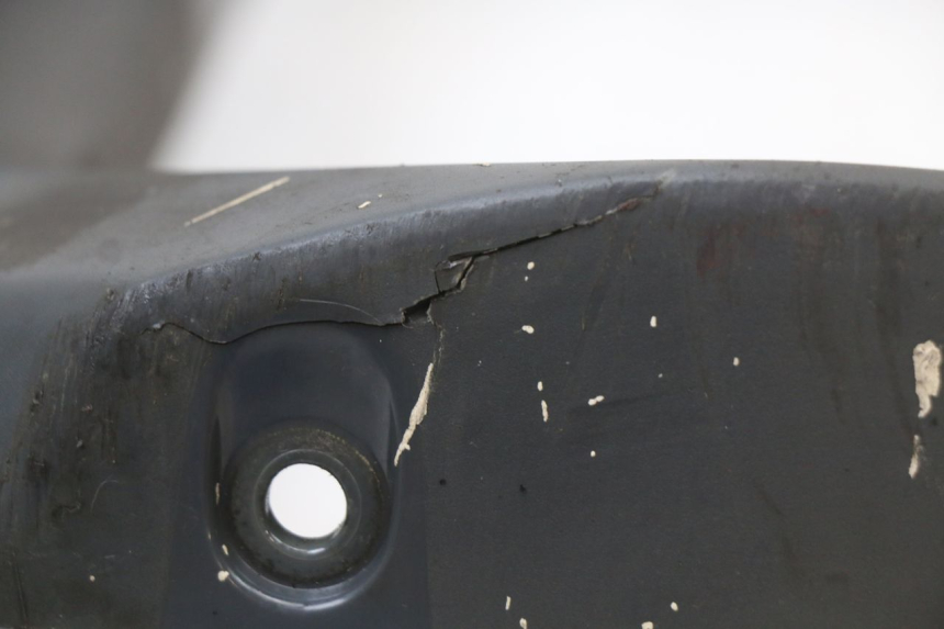 photo de FRONT WHEEL FENDER SUZUKI BURGMAN 125 (2007 - 2014) - Technical close-up
