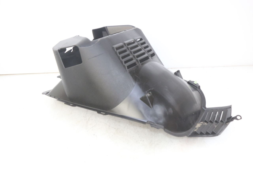 photo de FRONT WHEEL AXLE PEUGEOT CITYSTAR AIR 125 (2014 - 2017) - Technical close-up