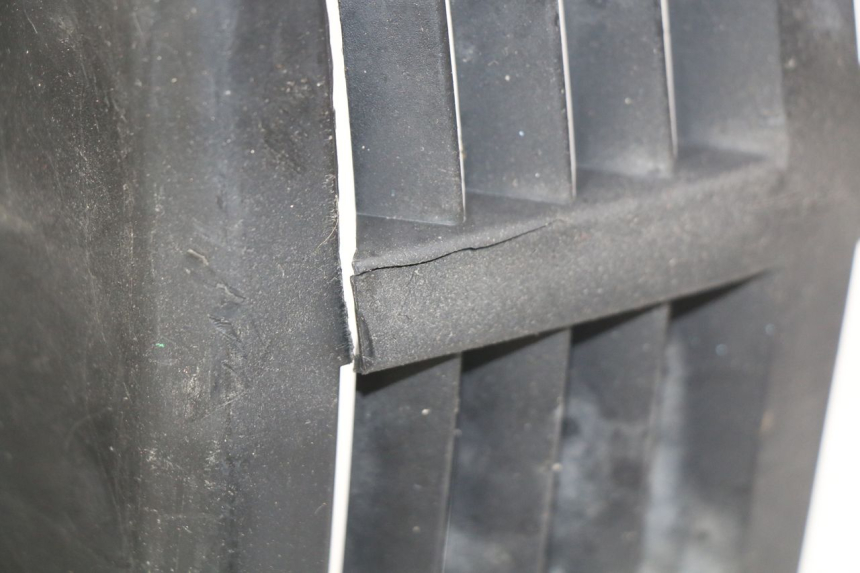 photo de FRONT WHEEL AXLE PEUGEOT CITYSTAR 125 (2011 - 2017) - Zoom on usage condition