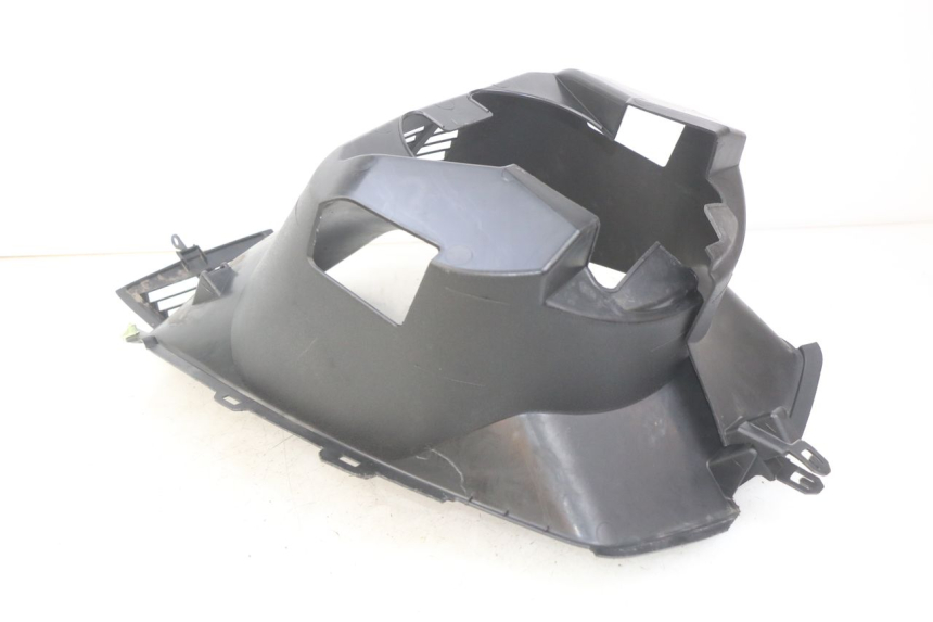 photo de FRONT WHEEL AXLE PEUGEOT CITYSTAR 125 (2011 - 2017) - Technical close-up