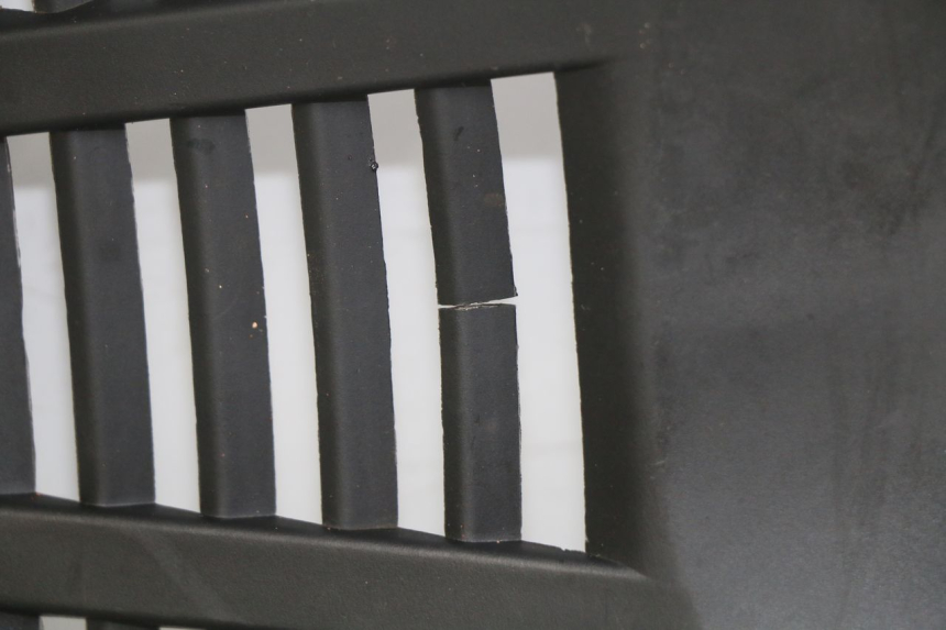 photo de FRONT WHEEL AXLE PEUGEOT CITYSTAR 125 (2011 - 2017) - Surface and material condition