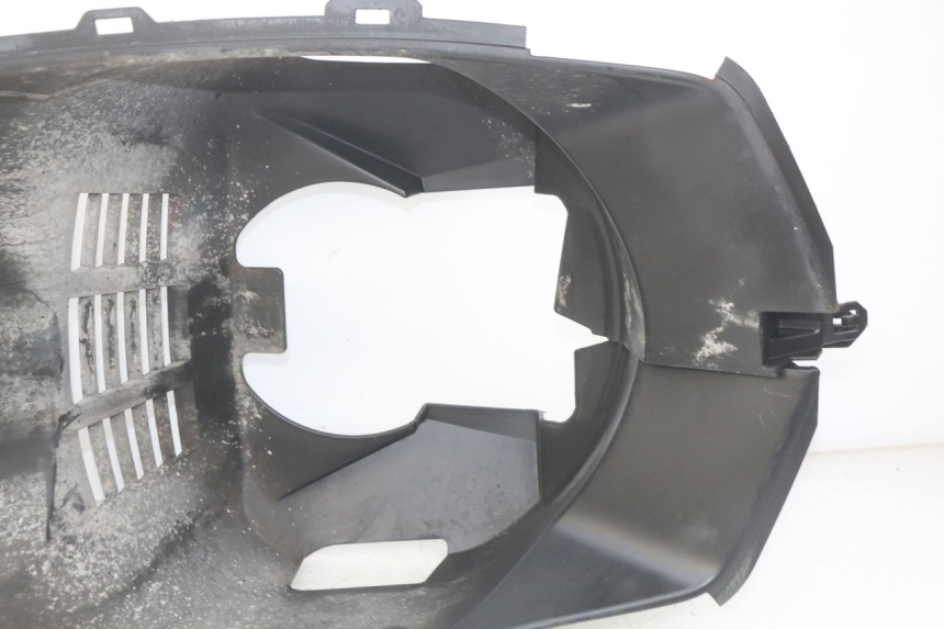 photo de FRONT WHEEL AXLE PEUGEOT CITYSTAR 125 (2011 - 2017) - Fixing points details