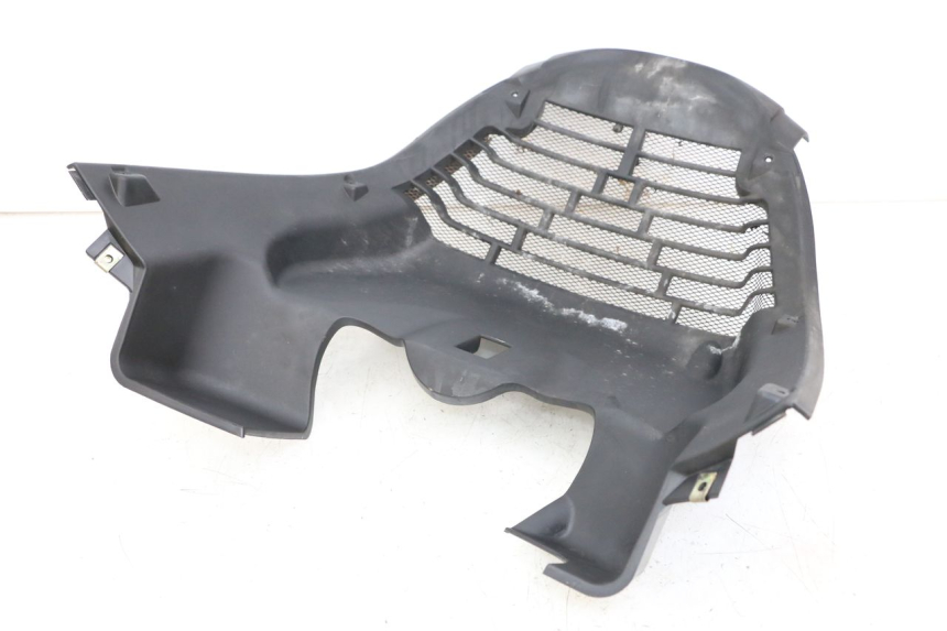 photo de FRONT WHEEL FENDER KYMCO DINK STREET 125 (2009 - 2014) - Alternative perspective