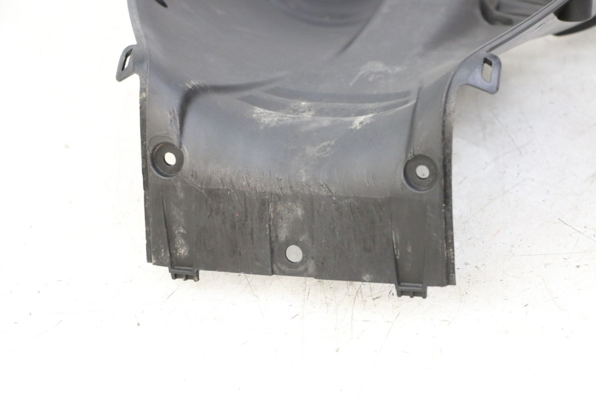 photo de FRONT UNDERTRAY HONDA PCX (JF57/JF64) 125 (2014 - 2018) - Fixing points details