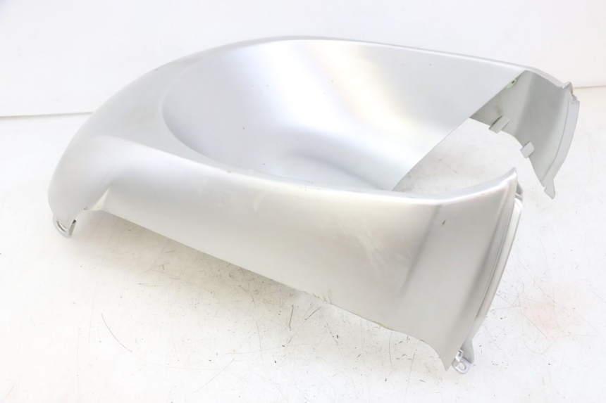 photo de FRONT WHEEL AXLE PEUGEOT KISBEE 2T 50 (2018 - 2022) - Focus on structure