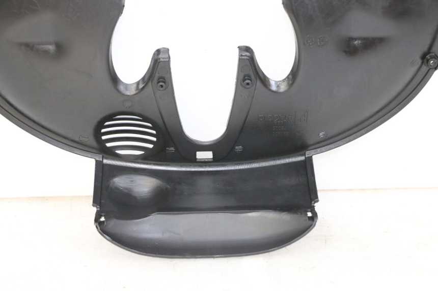 photo de FRONT UNDERTRAY PIAGGIO MP3 HPE 350 (2018 - 2020) - Fixing points details